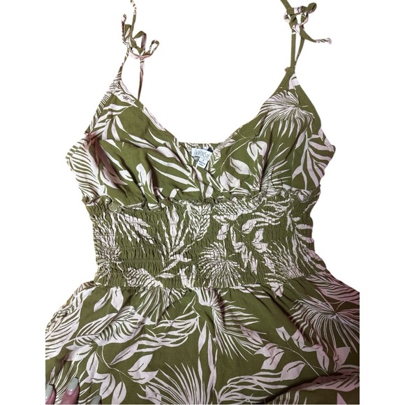 Patrons of Peace Green and White Tropical Jumpsuit - Picture 5 of 8